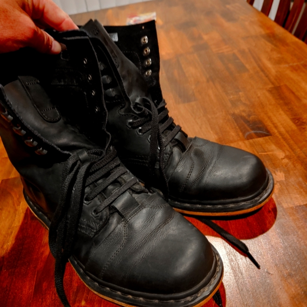 Doc Marten boots 10.5 mens Black